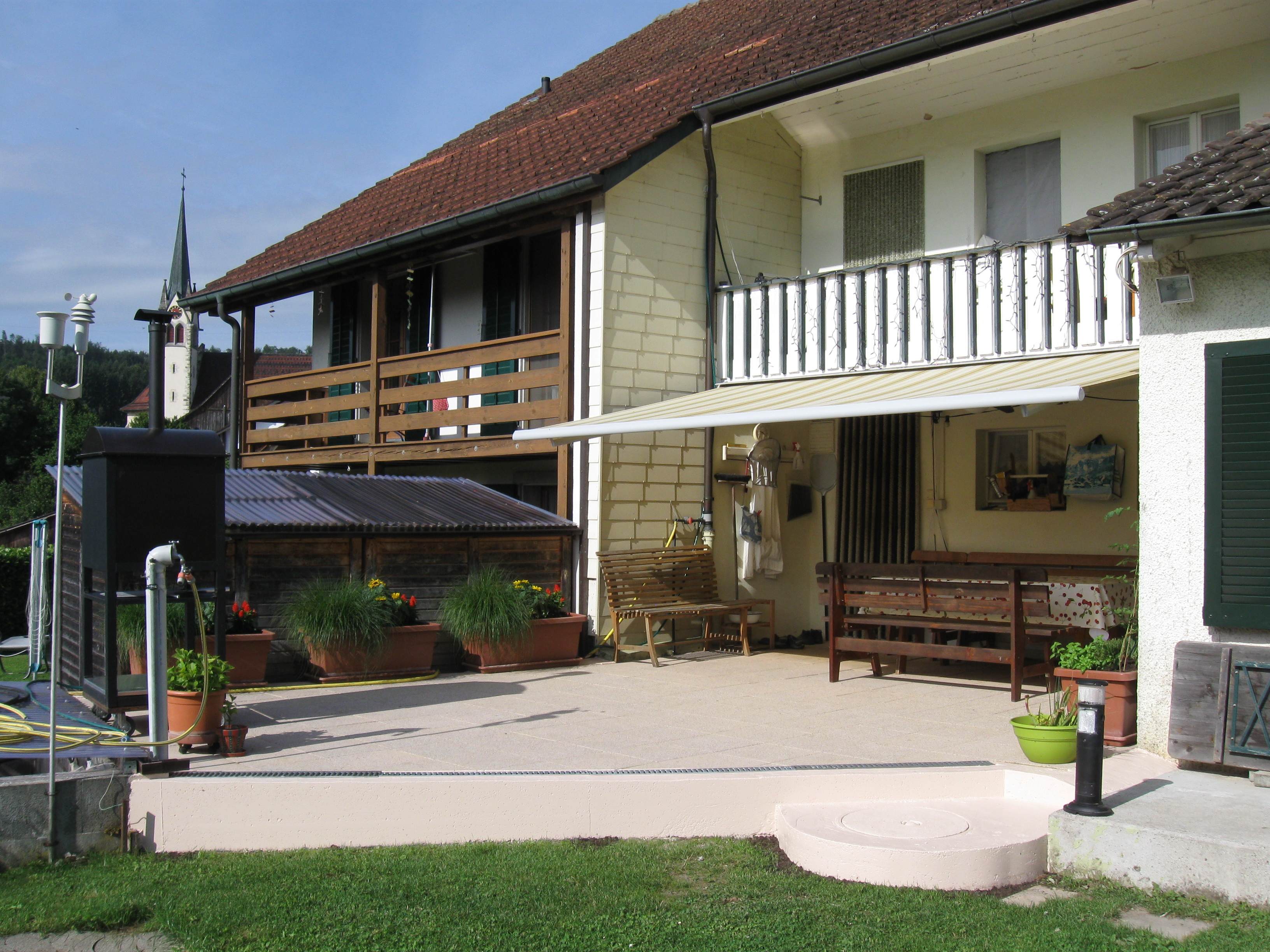 Und so sieht die Terrasse nach der Renovierung nun wieder aus