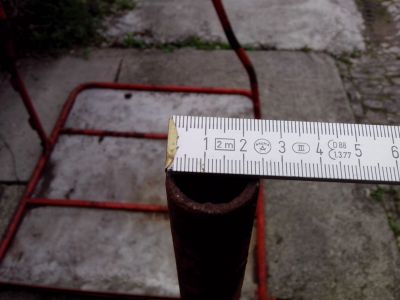 Rohr-Ø (ca. 25 mm) des Daches