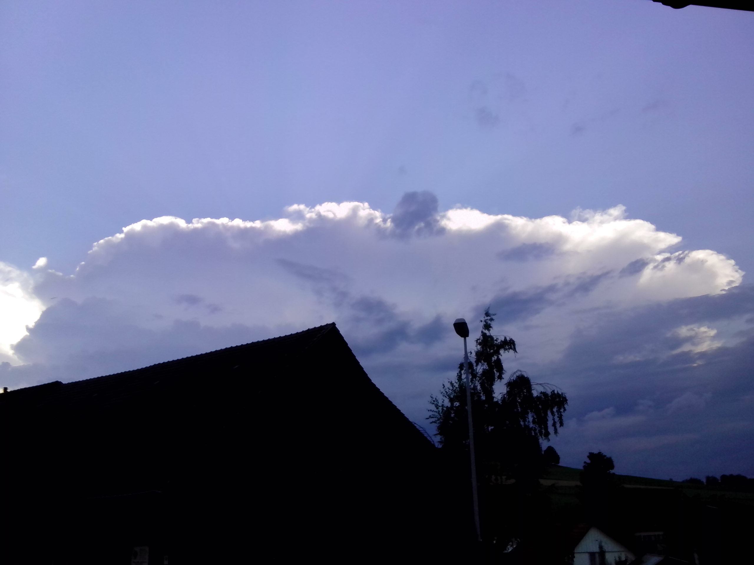 Kommt da ein UFO auf Baldingen zu ?