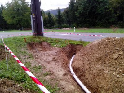 Der Graben beim Strommast
