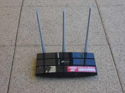 Das Geschenk in Form eines 'Freifunk-Routers' TP-LINK TL-WR1043N