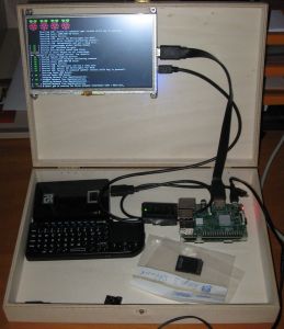 Edis Holztop mit Raspberry Pi 3, Display und Tastatur