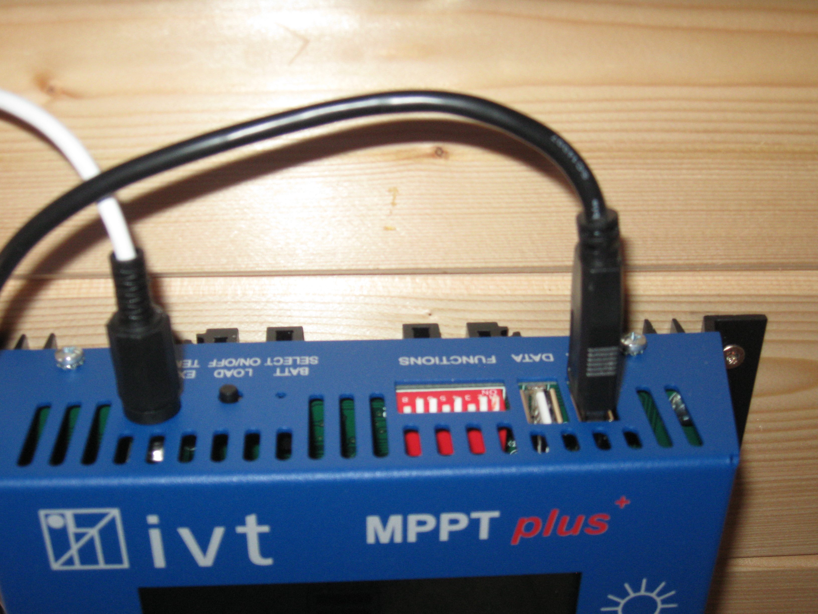 Einstellungen der Dip-Switches am IVT MPPT-Plus Solar Controller 30A