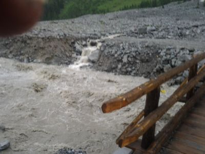 Seiteneinfluss in die Kander kurz vor der Brücke im Heimritz