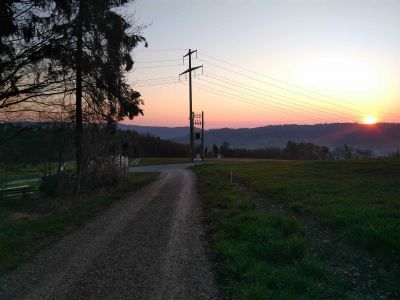 Das rote am gegenüberliegenden Hügel war die Sonne ;-)