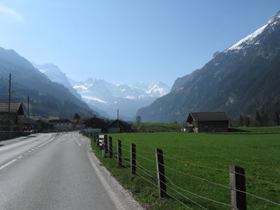 Herrliche Aussicht von Kandergrund in Richtung Kandersteg